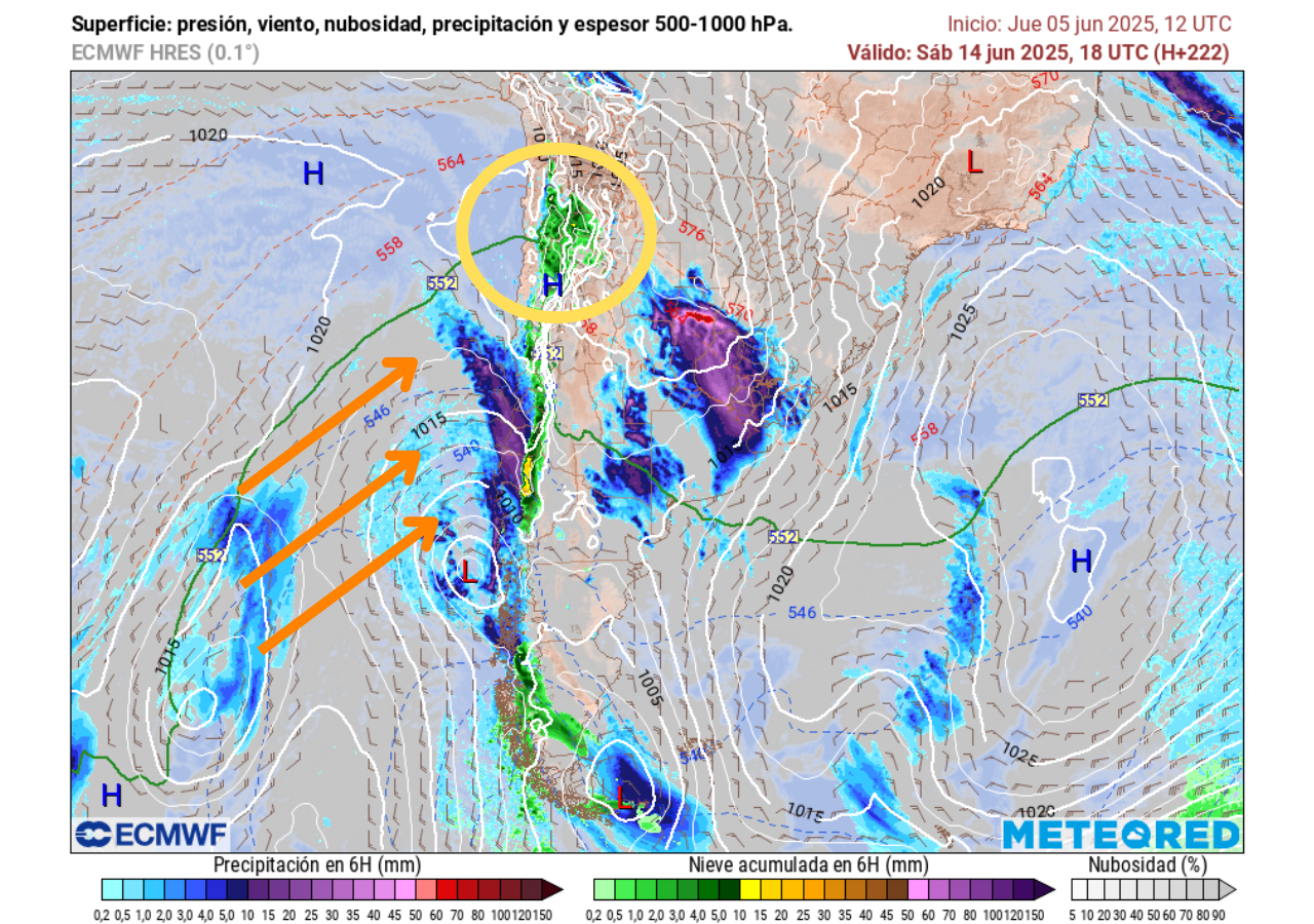 modelo de pronóstico resaltando nieve sobre el norte de Chile y movimiento de sistema frontal